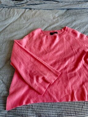 100% CASHMERE SWEATER